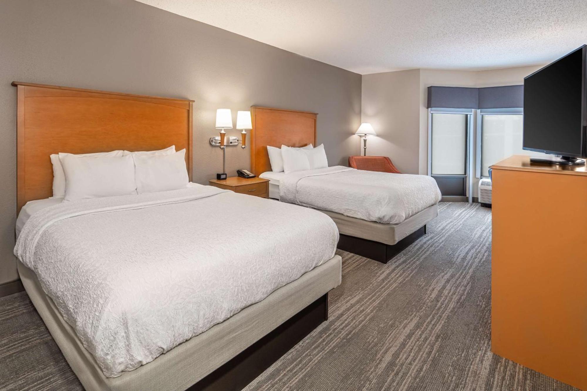 Hampton Inn & Suites Nashville-Vanderbilt-Elliston Place Exterior foto